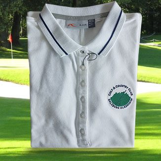 Mit Logo besticktes Poloshirt f&uuml;r den Golfclub Klessheim in Salzburg - Vorderansicht