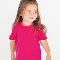 Junges M&auml;dchen mit Kinder T-Shirt zum besticken und bedrucken geeignet bei design M.W