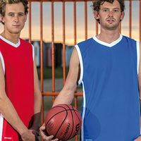 Rotes und blaues Basketball Dress zum Bedrucken